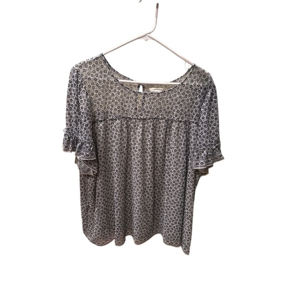 Max Studio woman's flouncy sheer shoulder blouse in black and white design - Picture 1 of 8